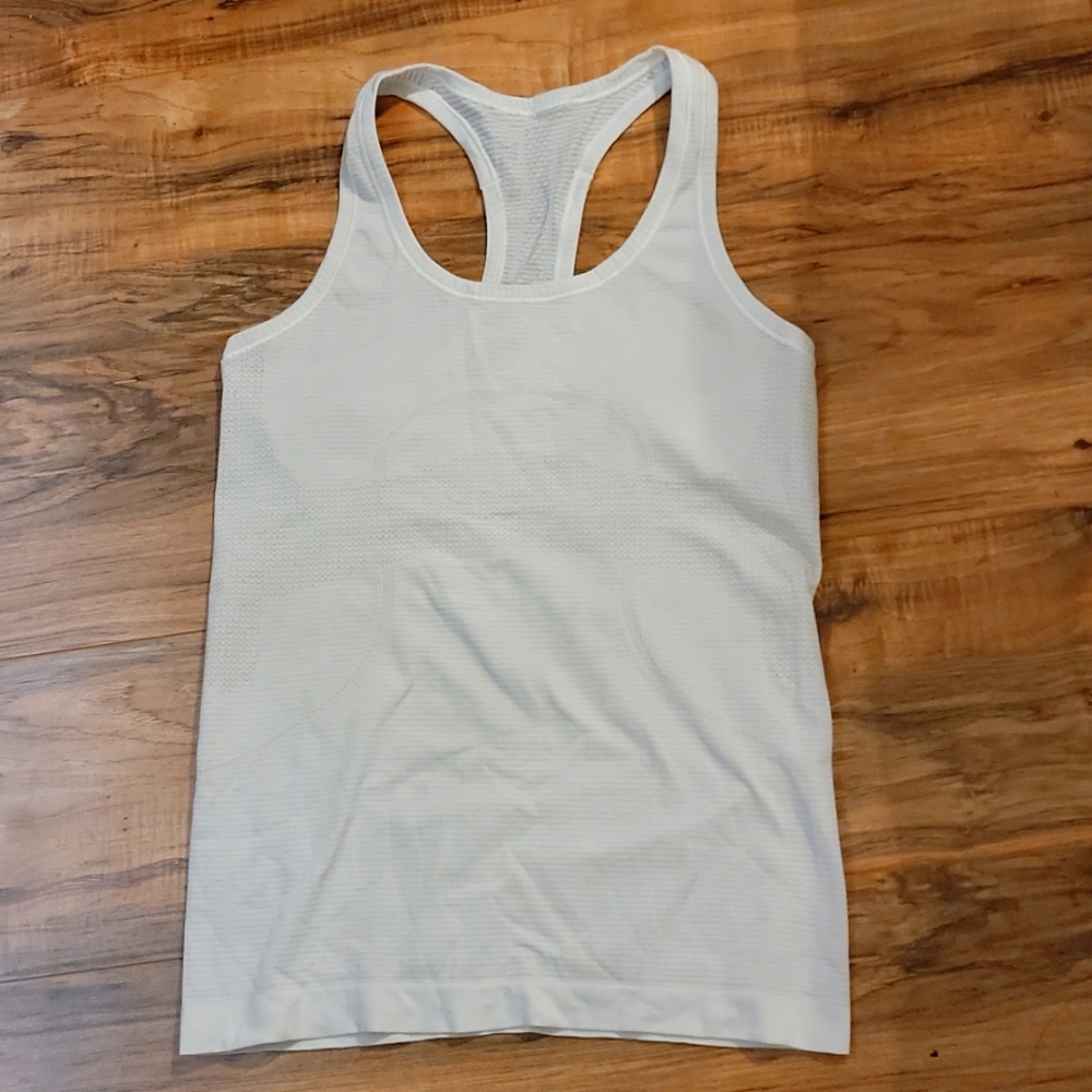 Lululemon size 6 tank top